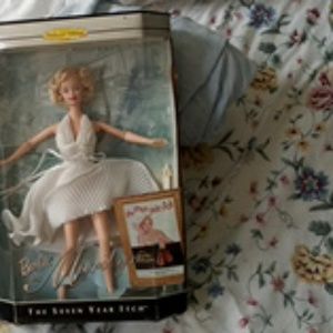 1997 Marilyn Monroe barbie THE SEVEN YEAR ITCH